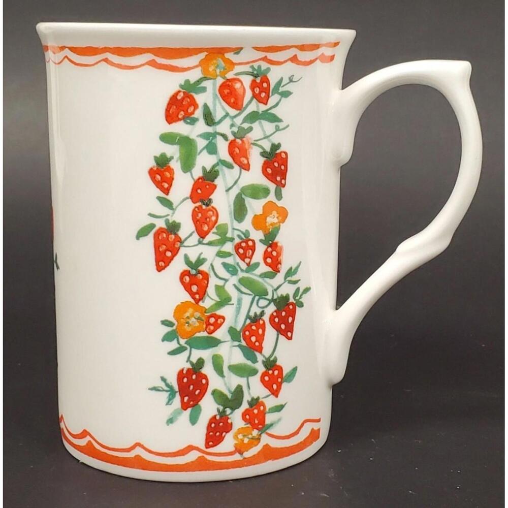 Vintage Rose of England Fire Bone China Strawberry Vine Mug England 4"H